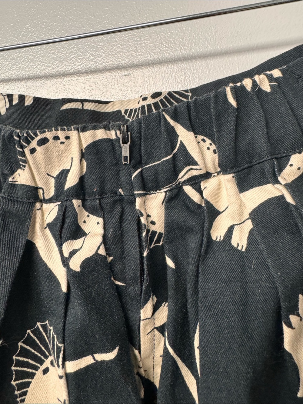 ModCloth Dinosaur Print Pleated Skirt Women’s 4X Black Cream Plus Size Pockets - Picture 6 of 12